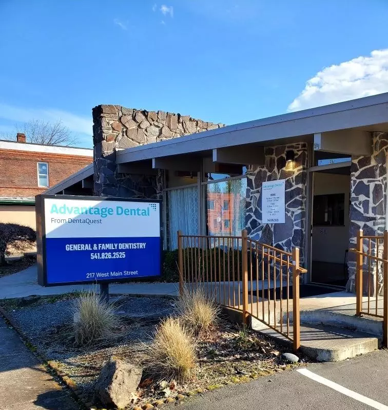 Dental Office in Eagle Point, OR | Advantage Dental+